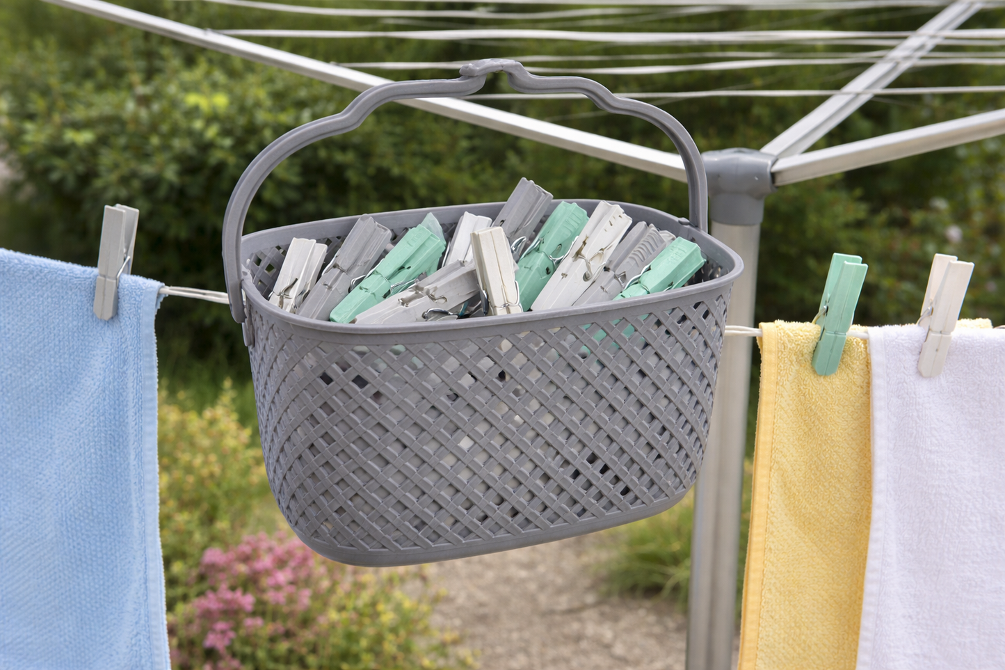 Hanging peg basket plastic