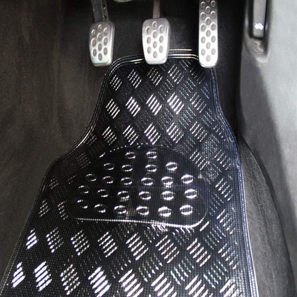 Titan - Universal 4 Piece Car Mat Set carbon